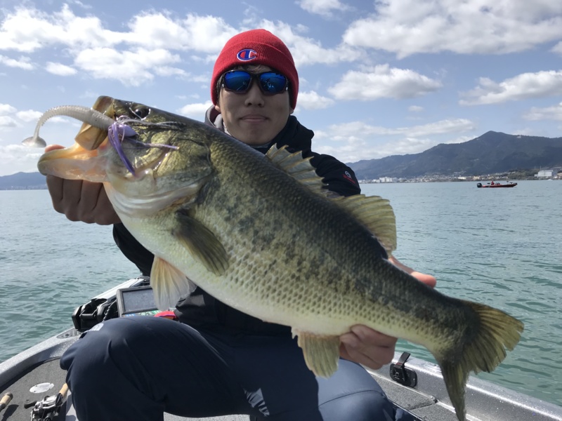 春の琵琶湖でスイムジグゲーム!