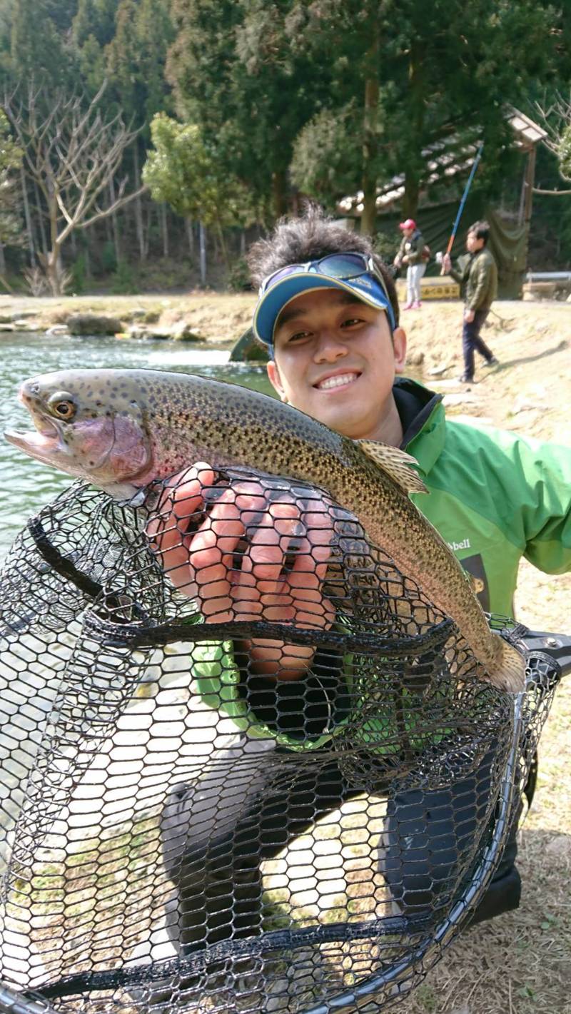エリアトラウト In 朽木渓流魚センター つり具豊富フィッシングイチバン エイト大阪 神戸 京都の大型釣具店 エリアトラウト In 朽木渓流魚センター つり具豊富フィッシングイチバン エイト大阪 神戸 京都の大型釣具店