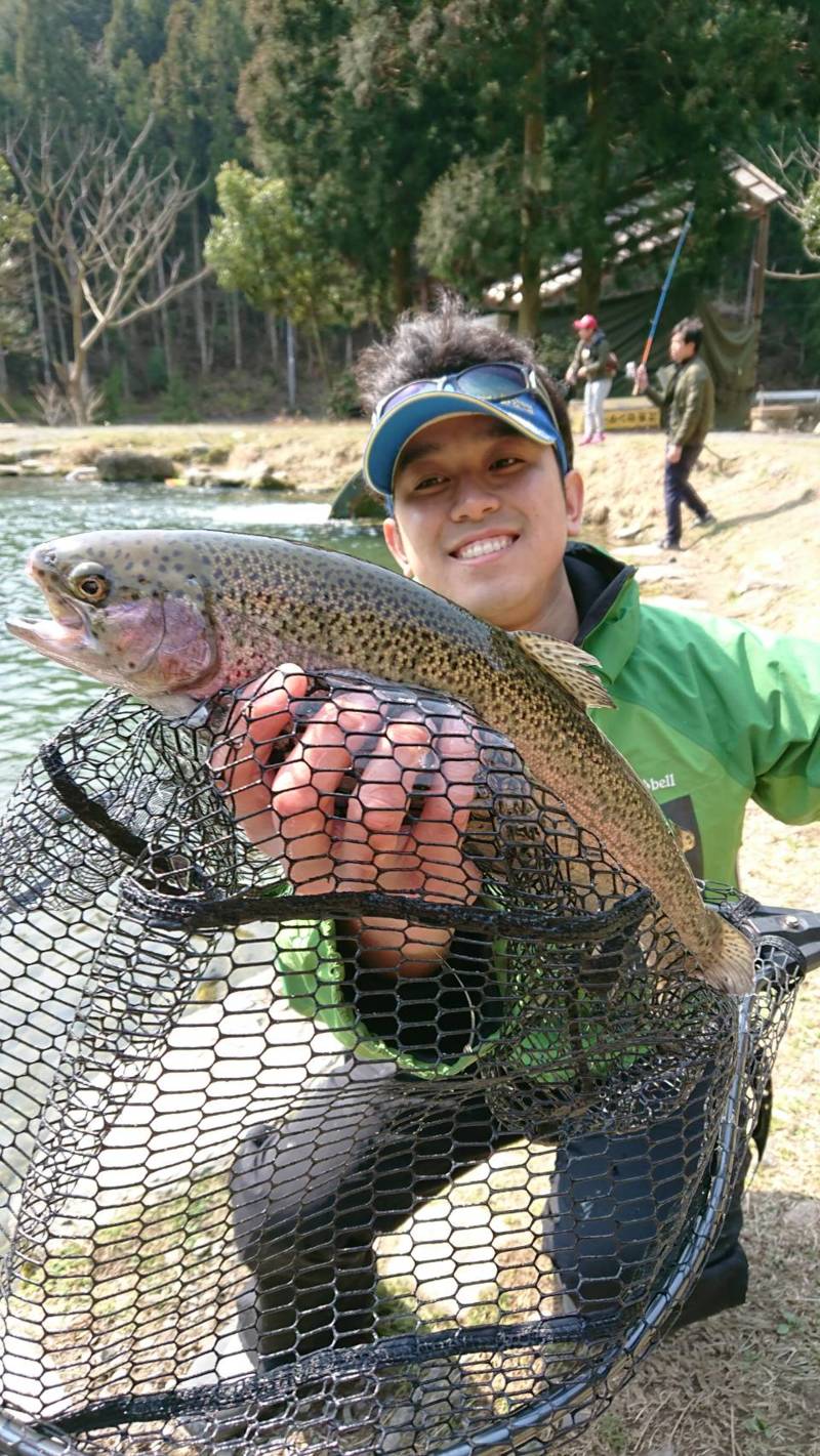 エリアトラウト in 朽木渓流魚センター