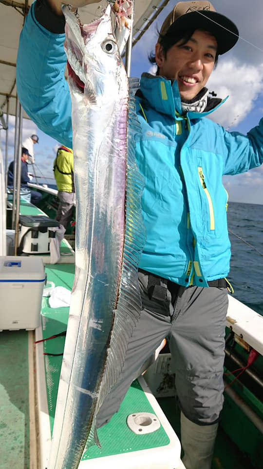 寒くなったが釣果は熱い!?船タチウオテンヤ