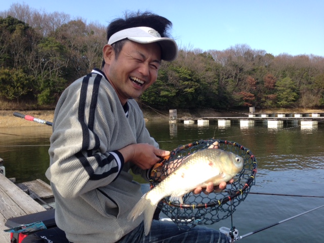 新松池のヘラブナ