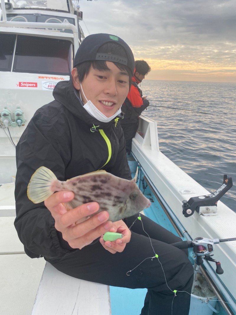 肝パン船カワハギ釣り