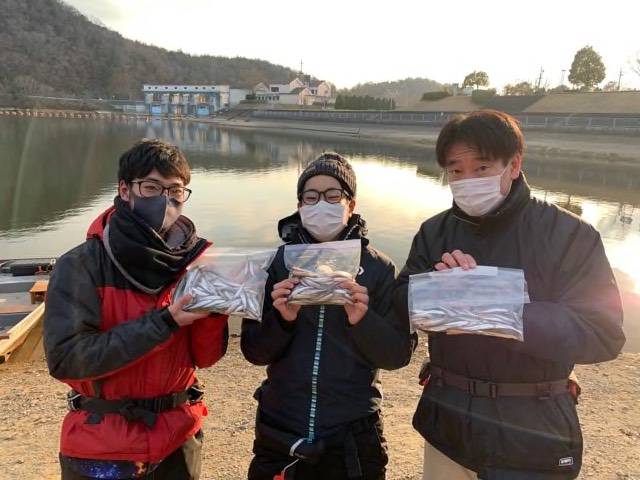 青野ダムにてワカサギ釣り