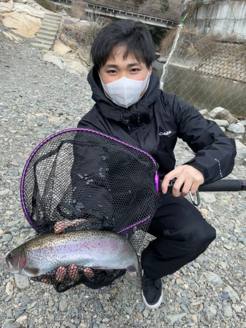 激渋!!芥川マス釣り場