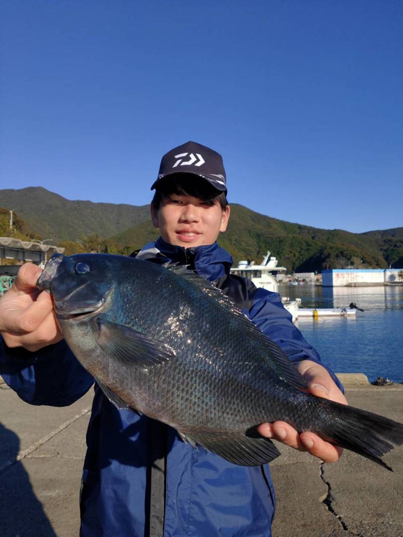 坂口渡船米島にて寒グレフカセ