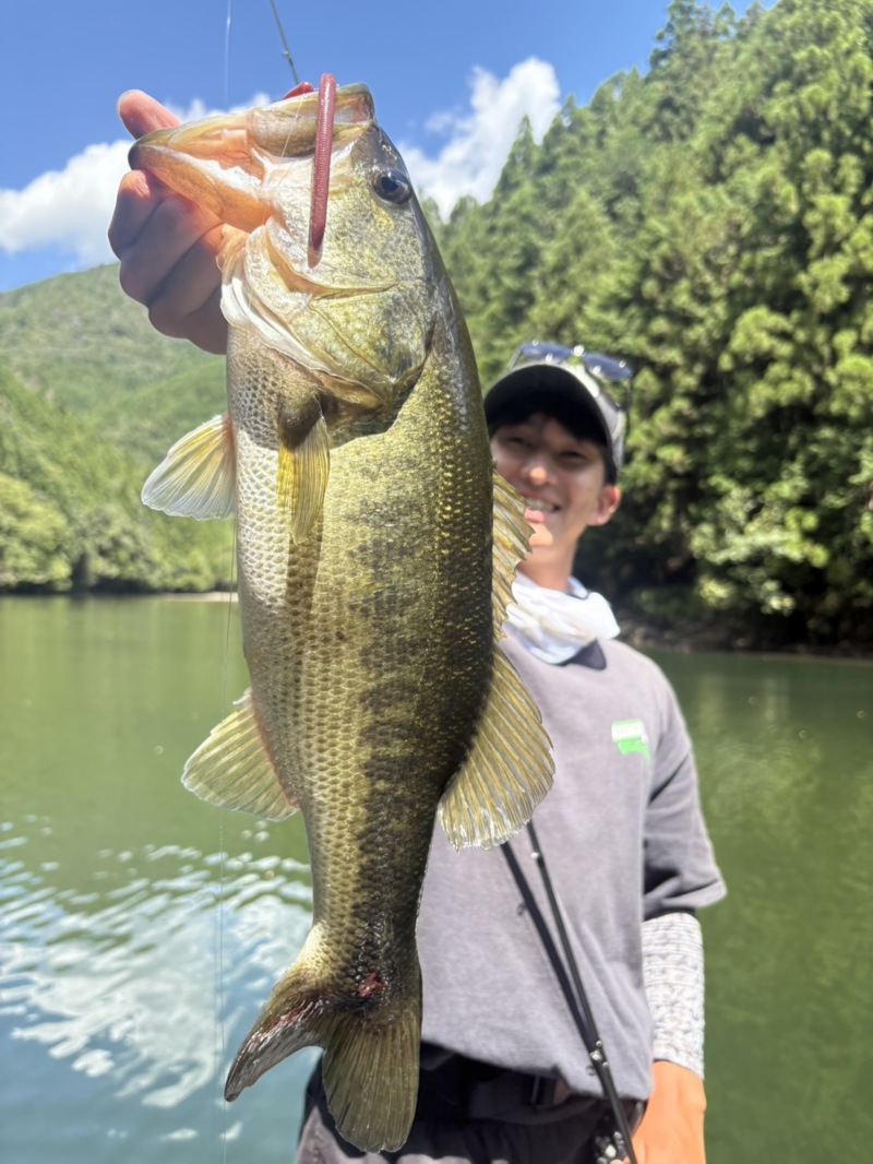 バス担当七色ダム釣行