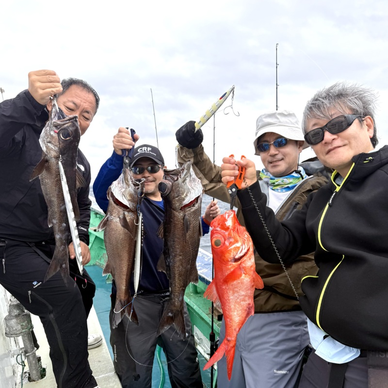 静岡県新島沖でジギングのキンメ・クロムツ釣果