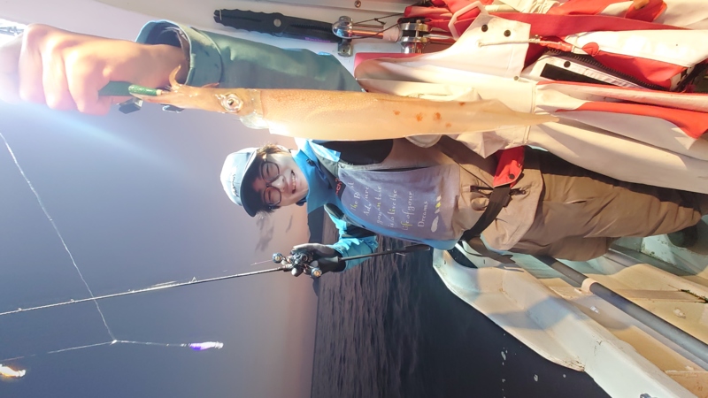 三重県紀北町「明栄丸」のイカメタルでスルメイカ・ヤリイカ釣果