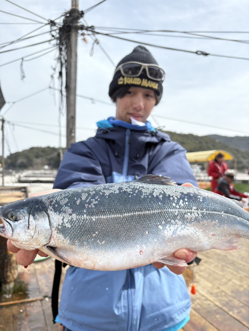 兵庫県姫路市【海上釣堀水宝】のサーモンの釣果