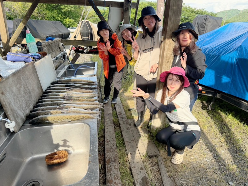 滋賀県琵琶湖トローリングでビワマス釣果
