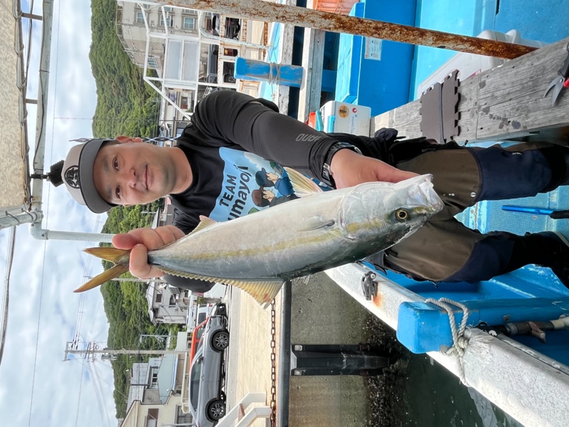 大阪府小島「海桜丸」落とし込みでアコウ・ヒラメ・ハマチ釣果