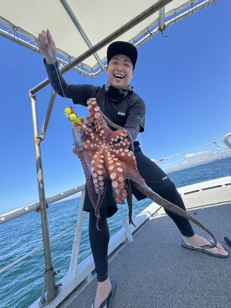 兵庫県淡路島育波漁港「くにうみ丸」のタコ釣果