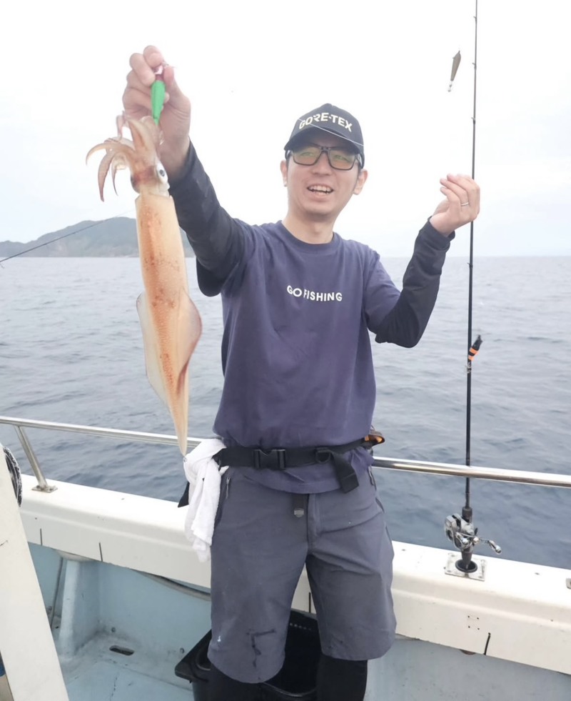 京都府舞鶴市【宮本丸リアル】イカメタルでケンサキイカ釣果