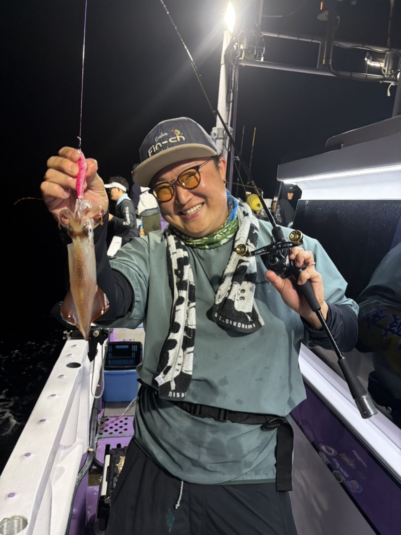 和歌山県田辺【海凰丸】イカメタルでアカイカ釣果