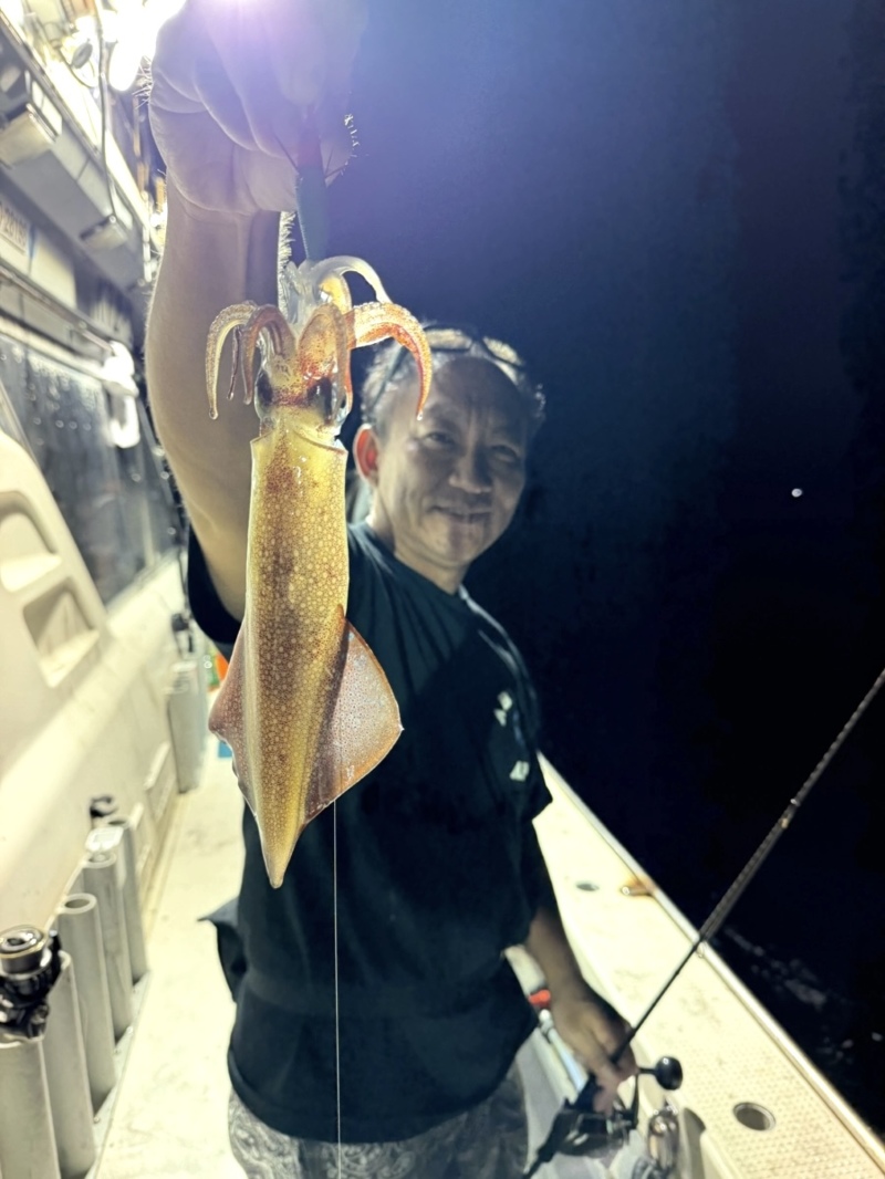 京都府経ケ岬沖イカメタルでケンサキイカ釣果