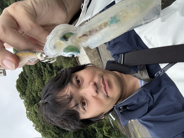 雨の中陸っぱりエギング