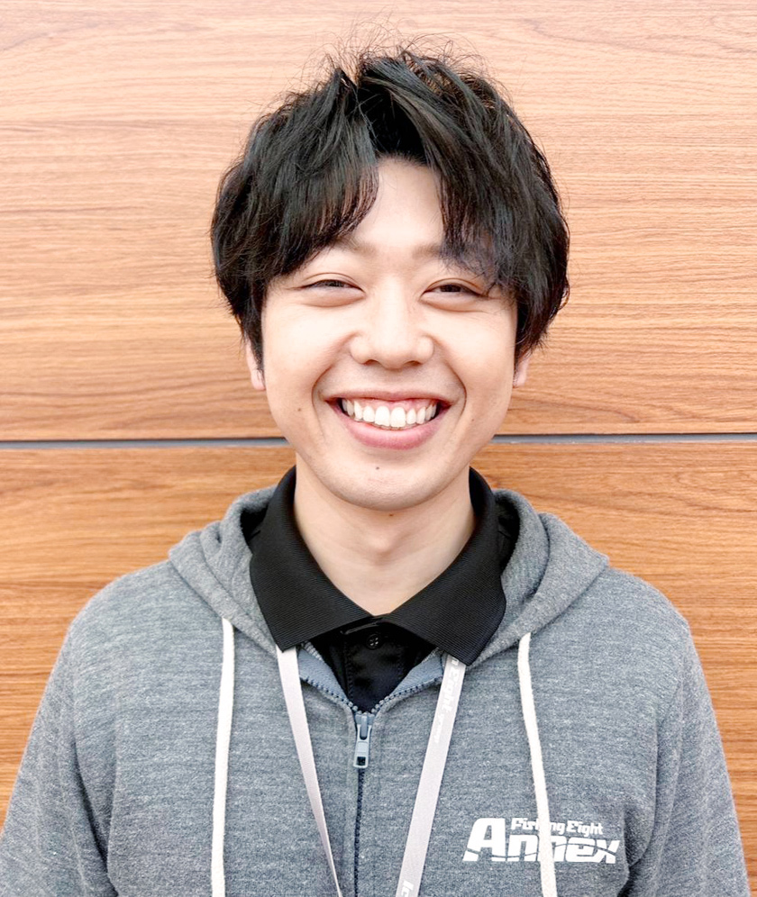 店長代理 越智 健太